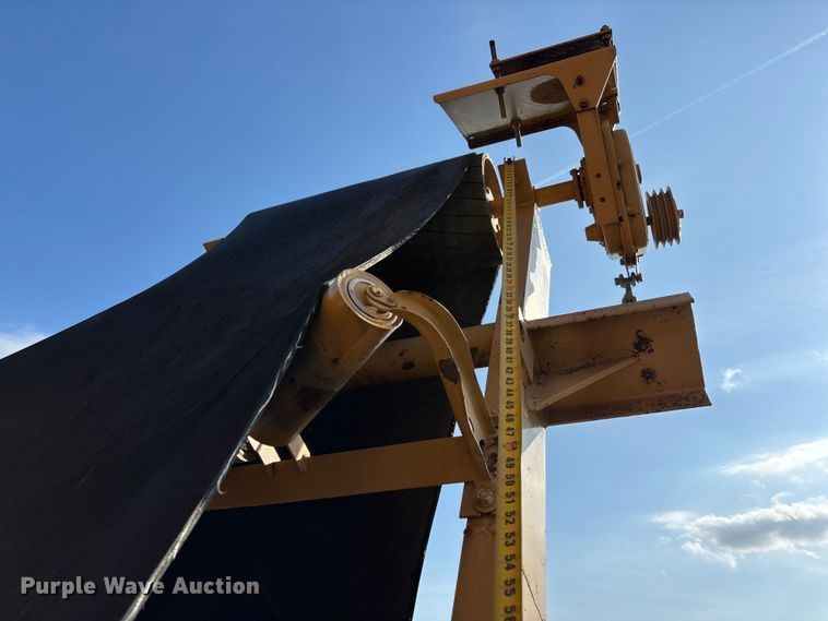 image for item DT0217 Twin Cold Hopper trailer