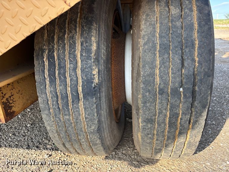 image for item DT0217 Twin Cold Hopper trailer