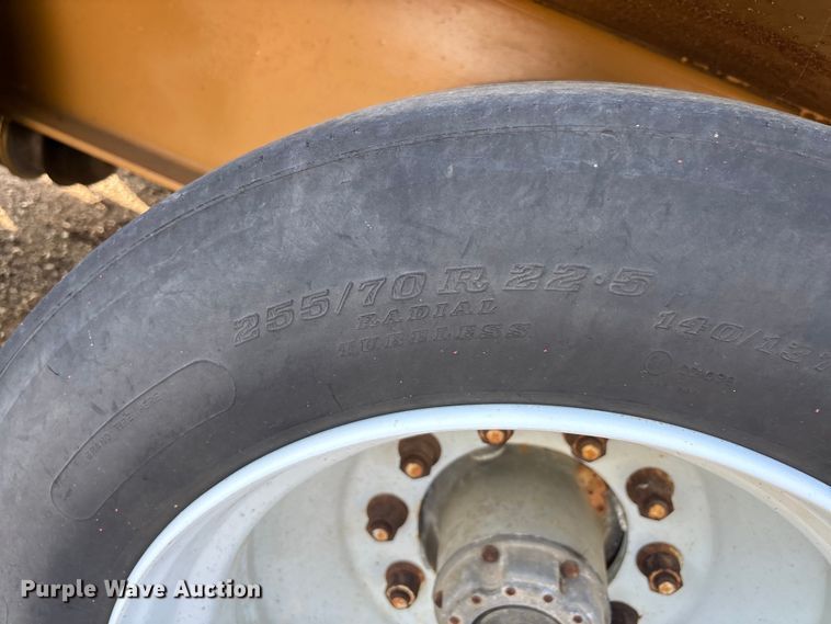 image for item DT0217 Twin Cold Hopper trailer