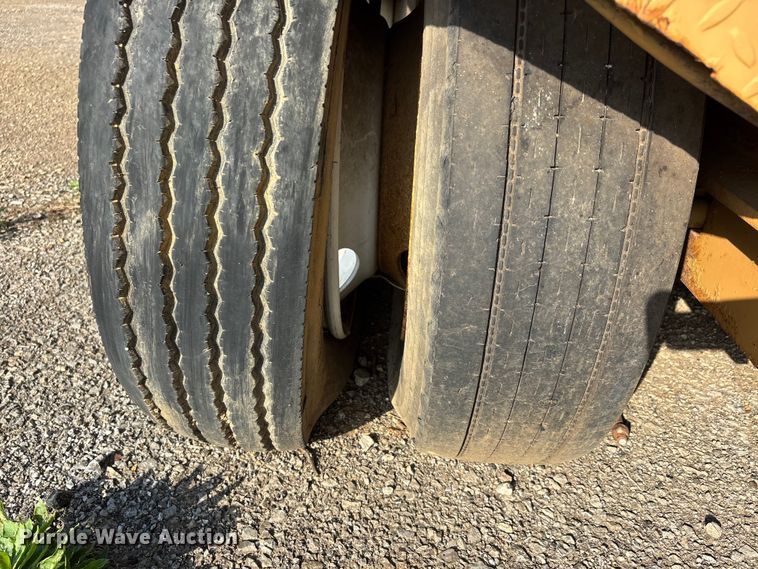 image for item DT0217 Twin Cold Hopper trailer