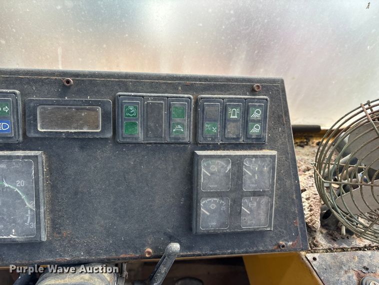 image for item DT0219 1998 Moxy MT30 X articulated haul truck