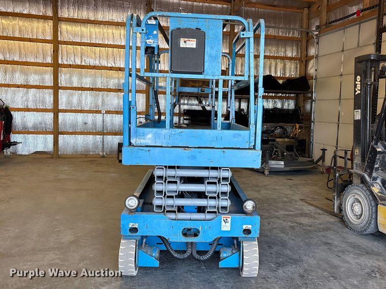 image for item DT0225 2004 Genie GS-2646 scissor lift