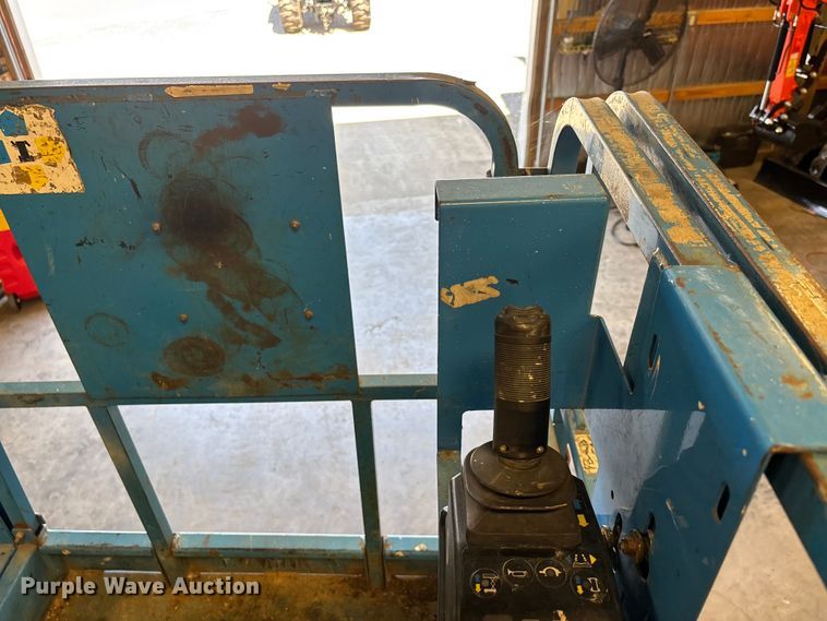 image for item DT0225 2004 Genie GS-2646 scissor lift