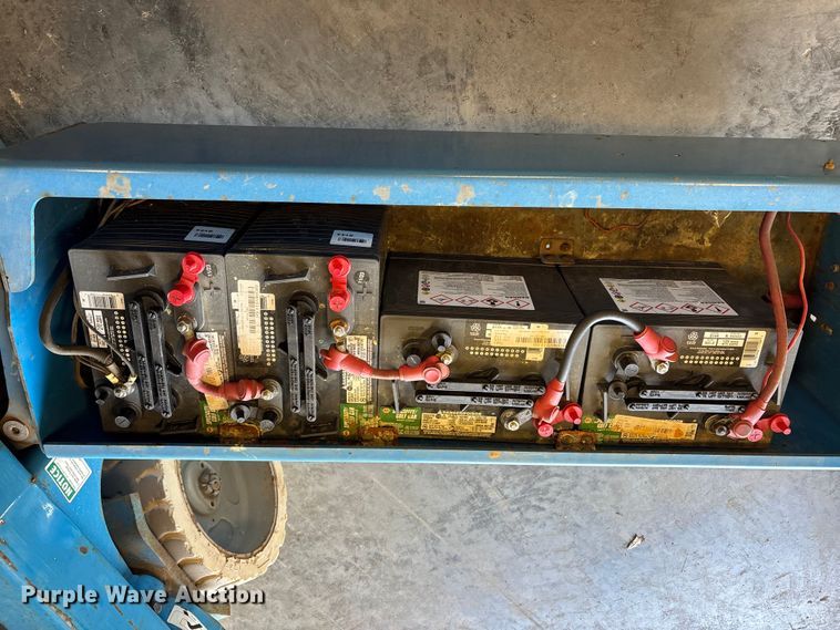 image for item DT0225 2004 Genie GS-2646 scissor lift