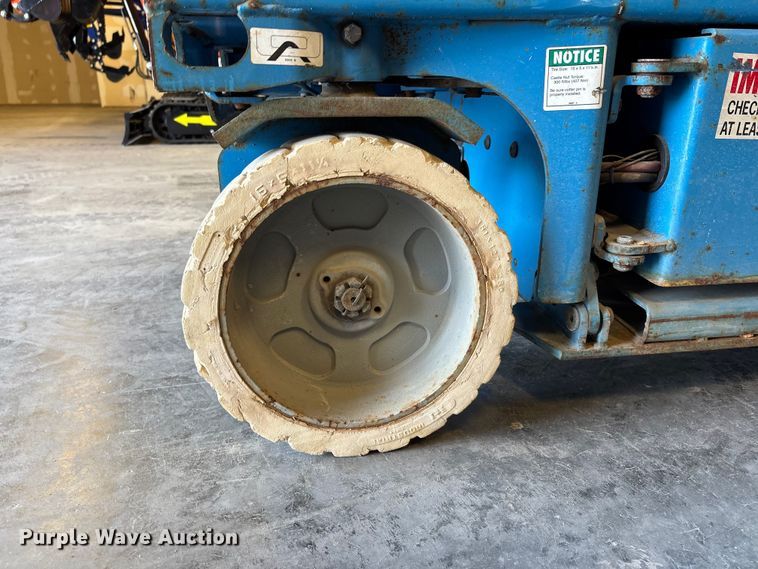 image for item DT0225 2004 Genie GS-2646 scissor lift