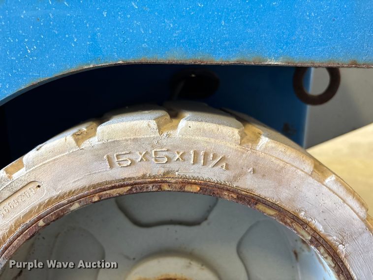 image for item DT0225 2004 Genie GS-2646 scissor lift