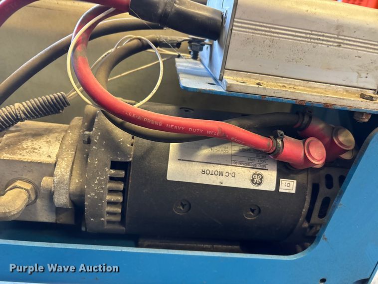 image for item DT0225 2004 Genie GS-2646 scissor lift