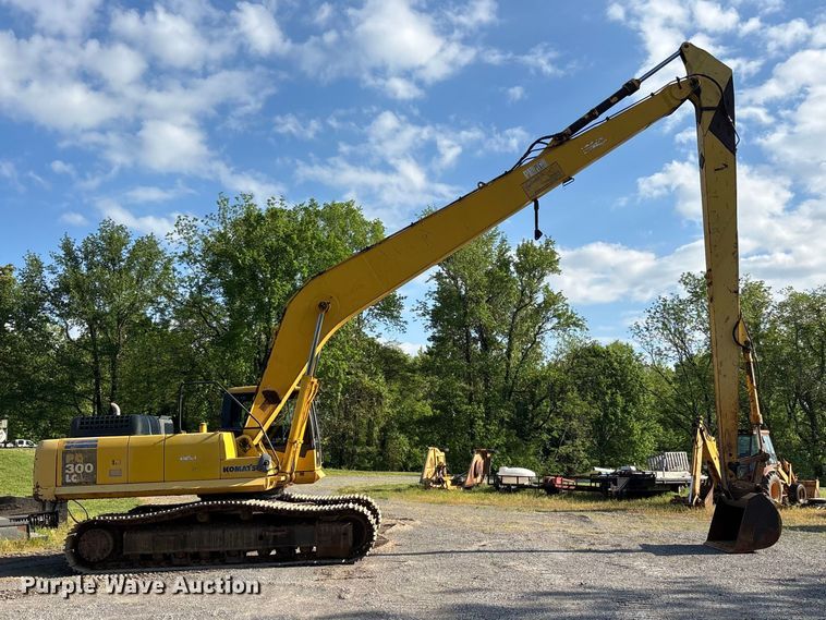 image for item DT0236 2005 Komatsu PC300LC-7L long reach excavator