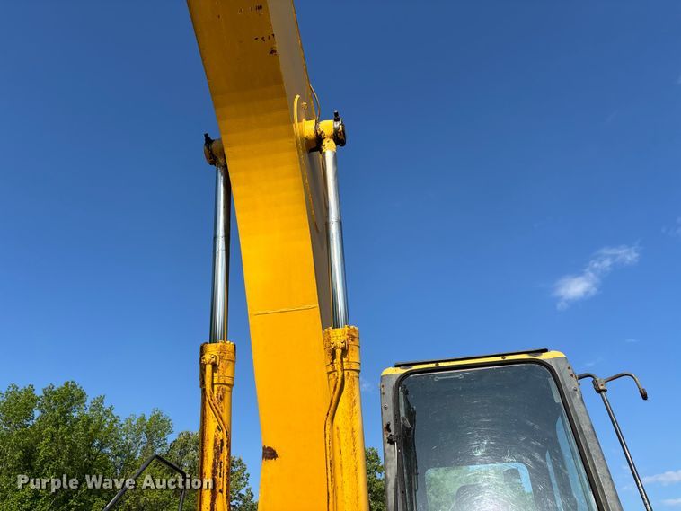 image for item DT0236 2005 Komatsu PC300LC-7L long reach excavator