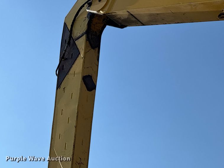 image for item DT0236 2005 Komatsu PC300LC-7L long reach excavator