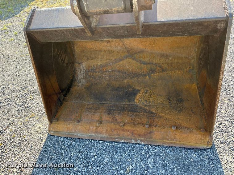 image for item DT0236 2005 Komatsu PC300LC-7L long reach excavator