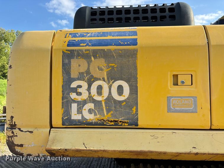 image for item DT0236 2005 Komatsu PC300LC-7L long reach excavator