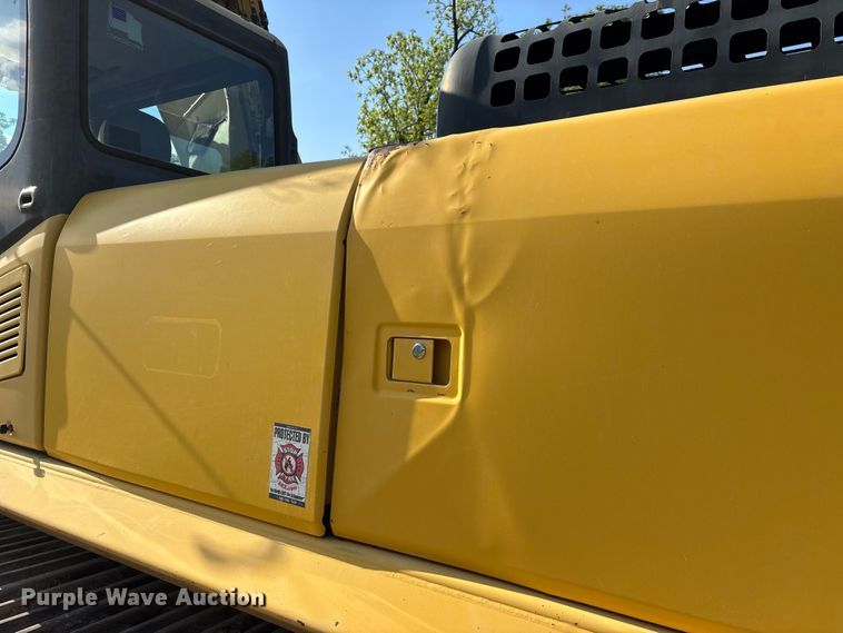 image for item DT0236 2005 Komatsu PC300LC-7L long reach excavator