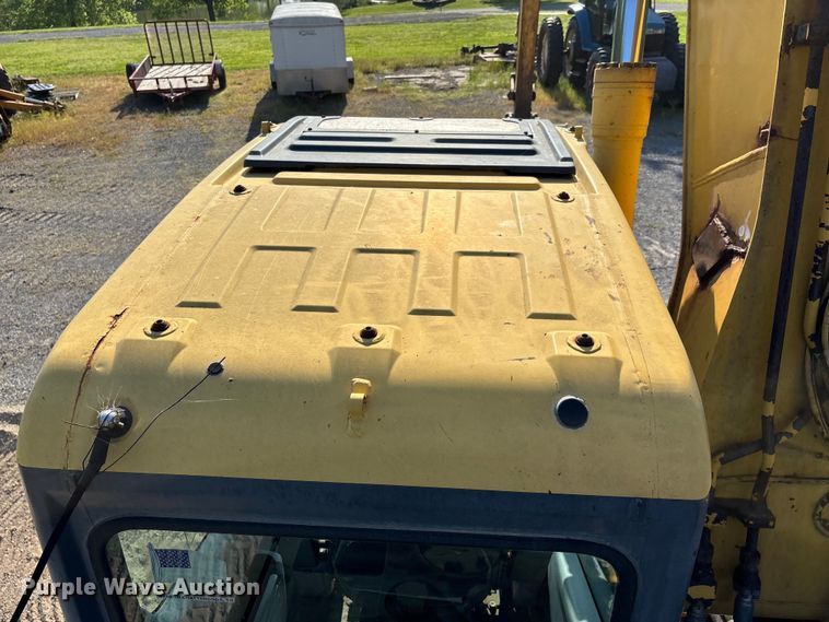 image for item DT0236 2005 Komatsu PC300LC-7L long reach excavator