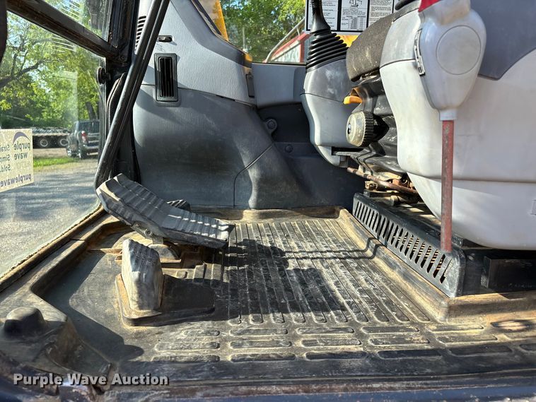 image for item DT0236 2005 Komatsu PC300LC-7L long reach excavator