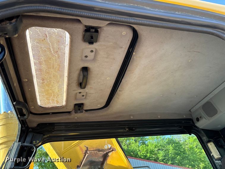 image for item DT0236 2005 Komatsu PC300LC-7L long reach excavator