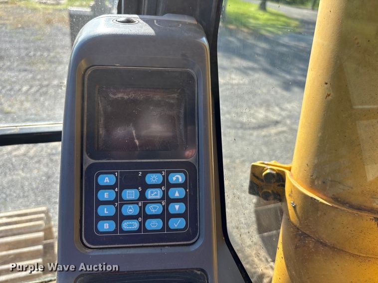 image for item DT0236 2005 Komatsu PC300LC-7L long reach excavator