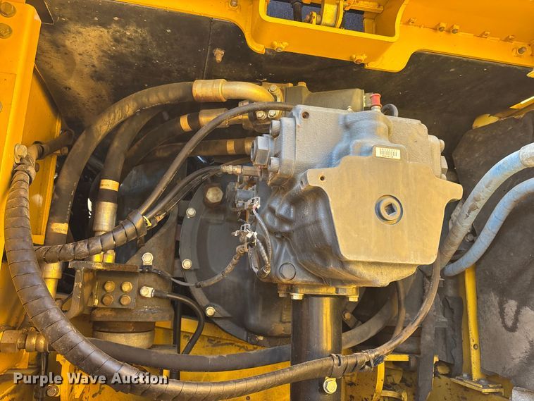 image for item DT0236 2005 Komatsu PC300LC-7L long reach excavator