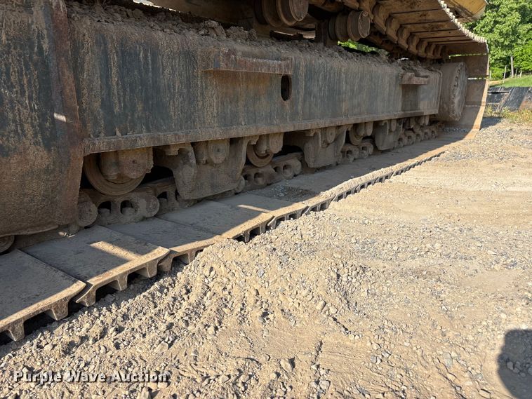 image for item DT0236 2005 Komatsu PC300LC-7L long reach excavator