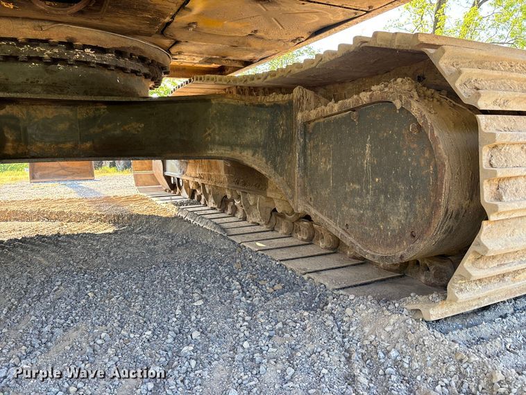 image for item DT0236 2005 Komatsu PC300LC-7L long reach excavator