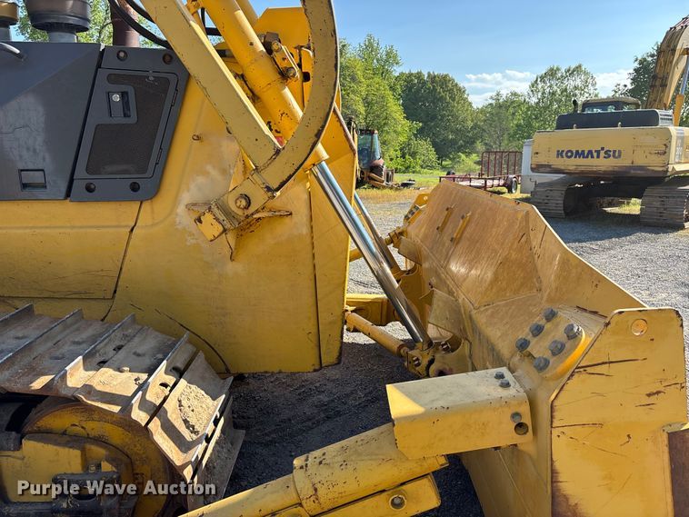 image for item DT0237 2006 Komatsu D65EX-15EO dozer
