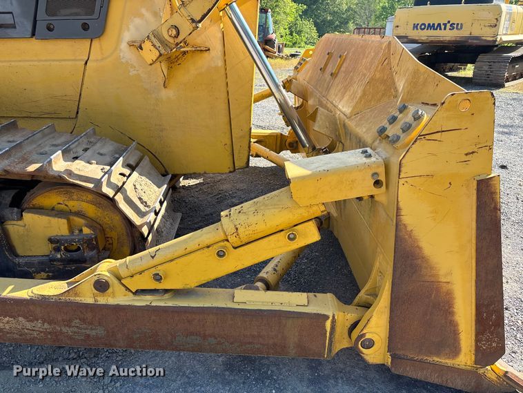 image for item DT0237 2006 Komatsu D65EX-15EO dozer