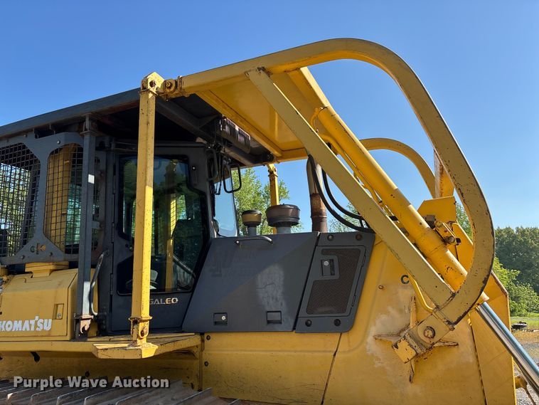 image for item DT0237 2006 Komatsu D65EX-15EO dozer