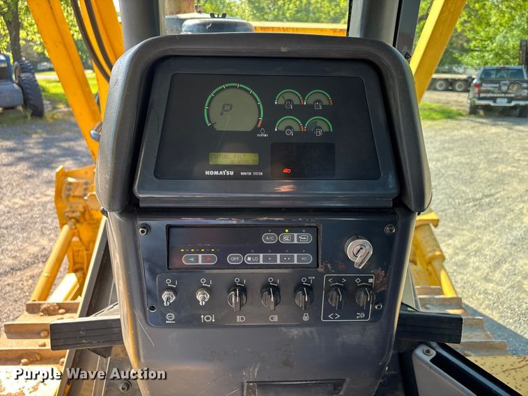 image for item DT0237 2006 Komatsu D65EX-15EO dozer