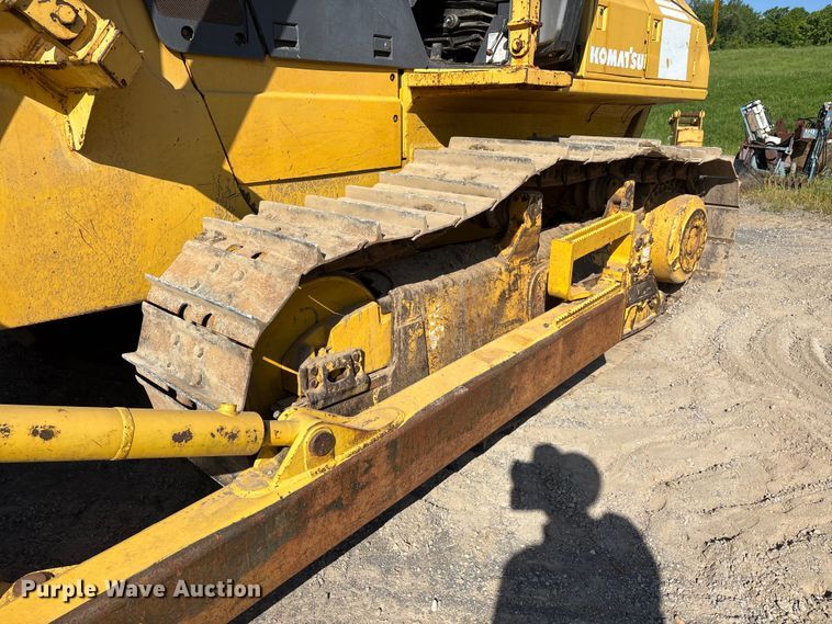 image for item DT0237 2006 Komatsu D65EX-15EO dozer