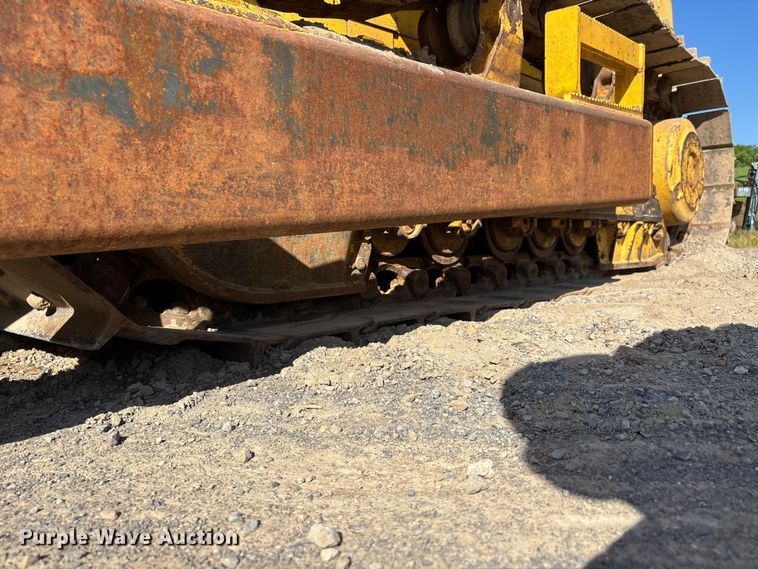 image for item DT0237 2006 Komatsu D65EX-15EO dozer