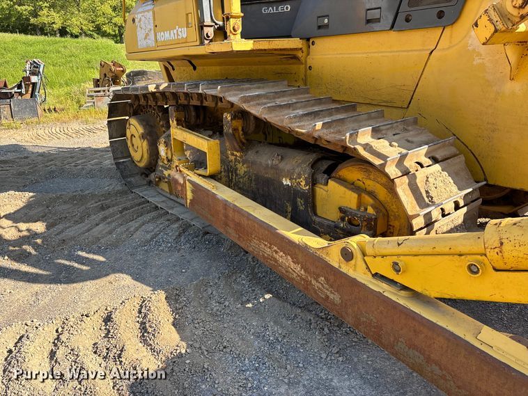 image for item DT0237 2006 Komatsu D65EX-15EO dozer