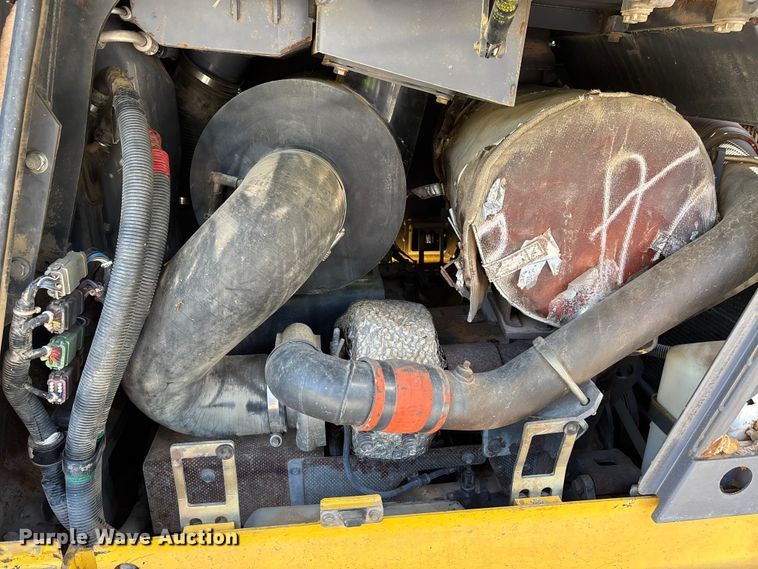 image for item DT0237 2006 Komatsu D65EX-15EO dozer