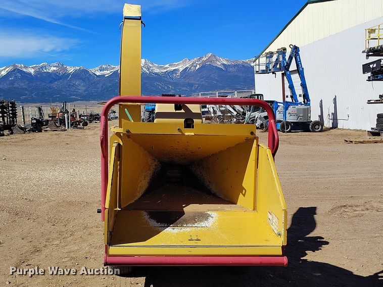 image for item DT0993 2007 Vermeer BC600XL wood chipper