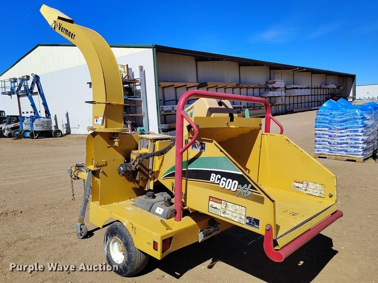image for item DT0993 2007 Vermeer BC600XL wood chipper