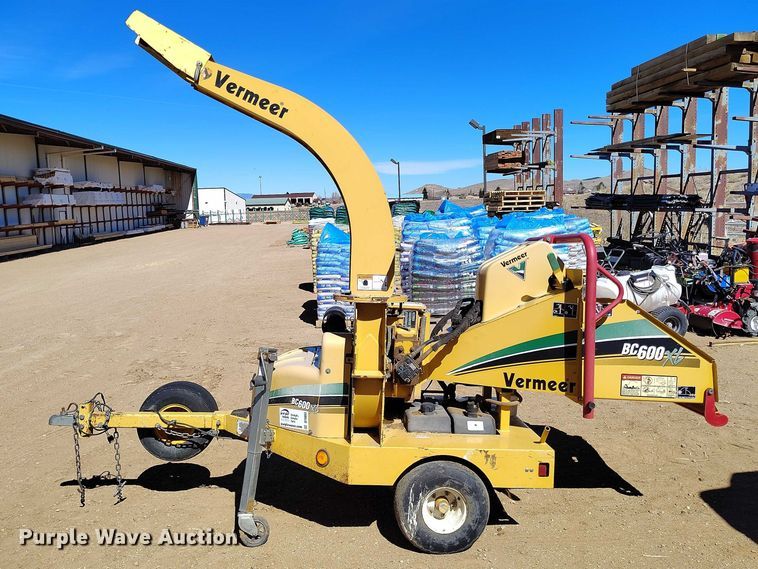 image for item DT0993 2007 Vermeer BC600XL wood chipper
