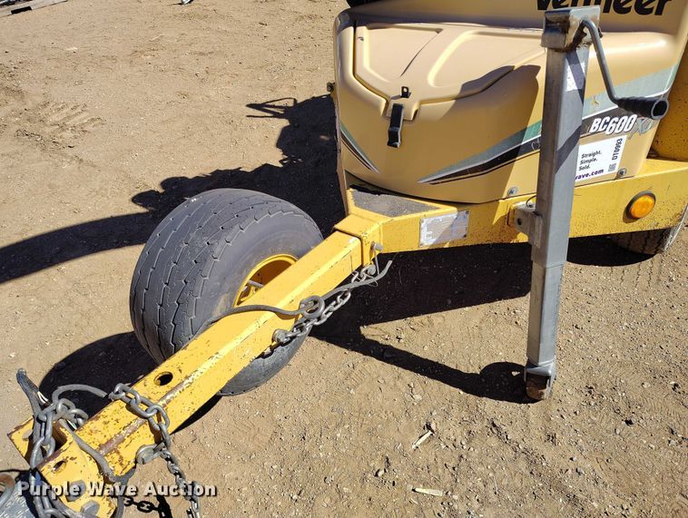 image for item DT0993 2007 Vermeer BC600XL wood chipper