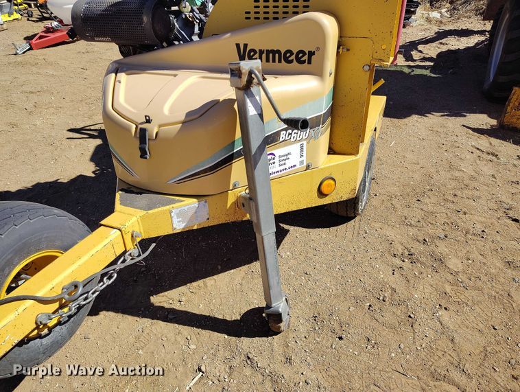 image for item DT0993 2007 Vermeer BC600XL wood chipper