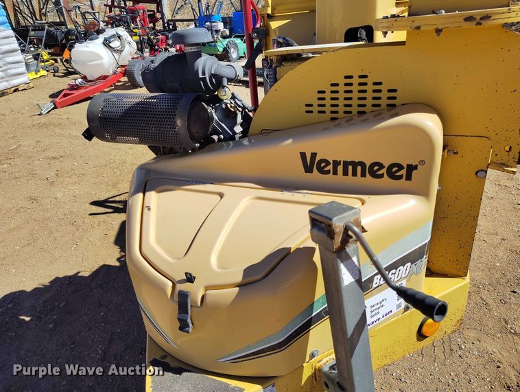 image for item DT0993 2007 Vermeer BC600XL wood chipper