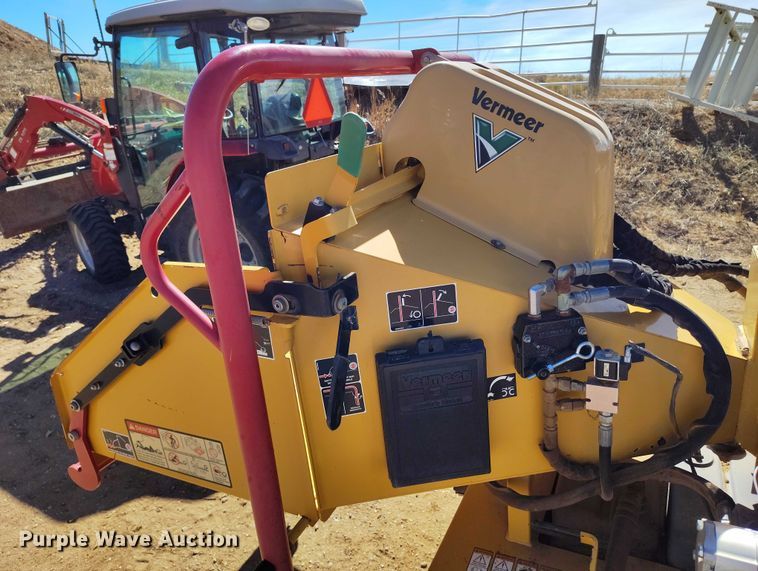 image for item DT0993 2007 Vermeer BC600XL wood chipper