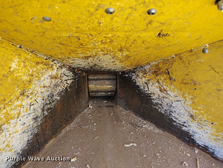 image for item DT0993 2007 Vermeer BC600XL wood chipper