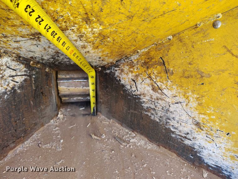 image for item DT0993 2007 Vermeer BC600XL wood chipper