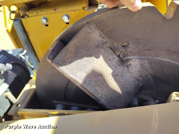 image for item DT0993 2007 Vermeer BC600XL wood chipper