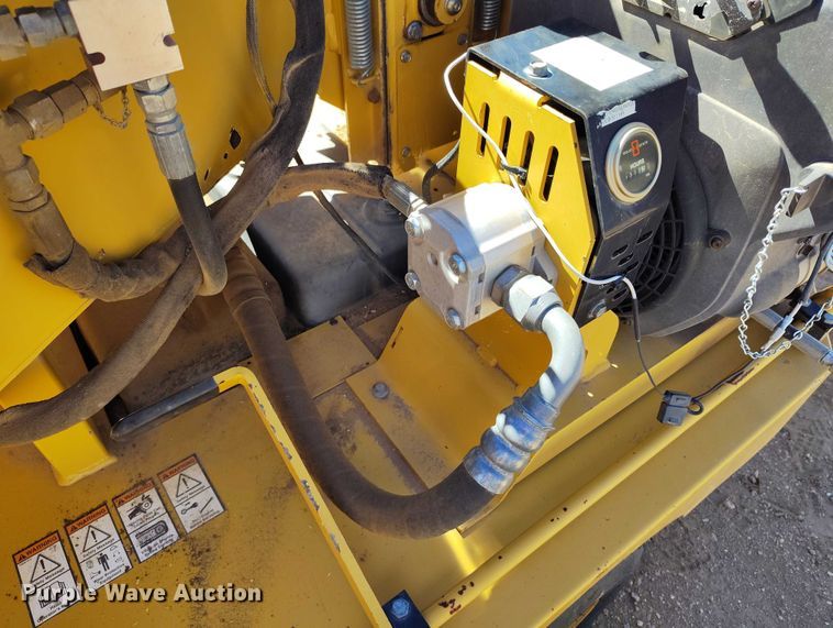 image for item DT0993 2007 Vermeer BC600XL wood chipper