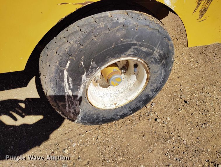 image for item DT0993 2007 Vermeer BC600XL wood chipper