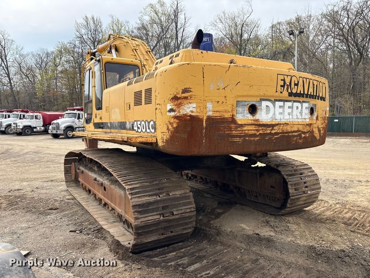 image for item DT2890 1999 John Deere 450LC excavator
