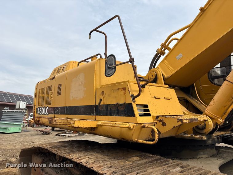 image for item DT2890 1999 John Deere 450LC excavator