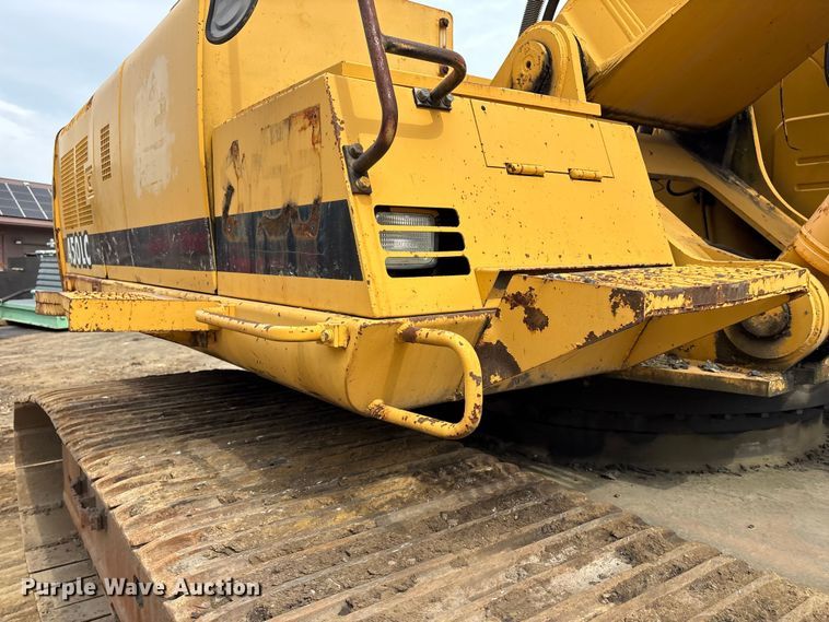 image for item DT2890 1999 John Deere 450LC excavator