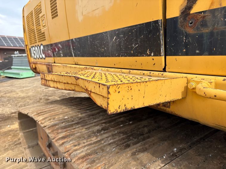 image for item DT2890 1999 John Deere 450LC excavator
