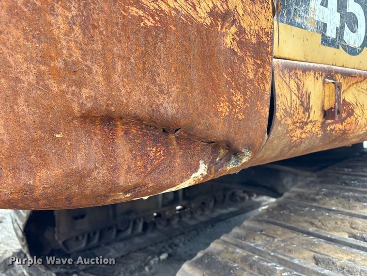 image for item DT2890 1999 John Deere 450LC excavator