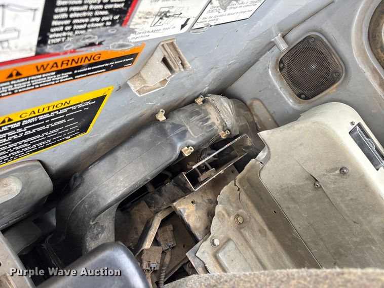 image for item DT2890 1999 John Deere 450LC excavator